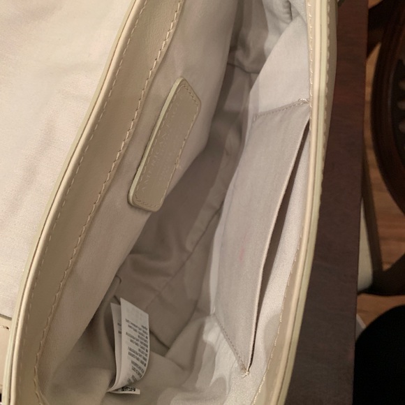 American Eagle Saddle Leather Cross Body - Picture 7 of 8